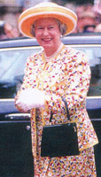 photo of Queen Elizabeth II on the Launer company website