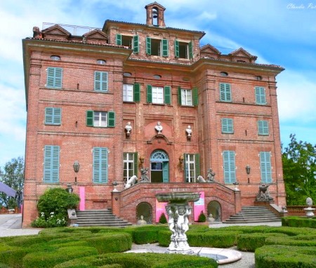 brunicastle Carla Bruni Sarkozy's family home: the 40-room Castello di Castagneto Po, near Turin, Italy