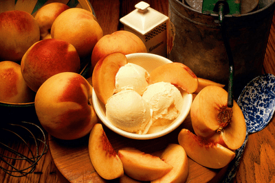 "Typhoid Mary" Mallon served homemade ice cream and freshly-cut peaches to the Warren household before six of them were sickened. 