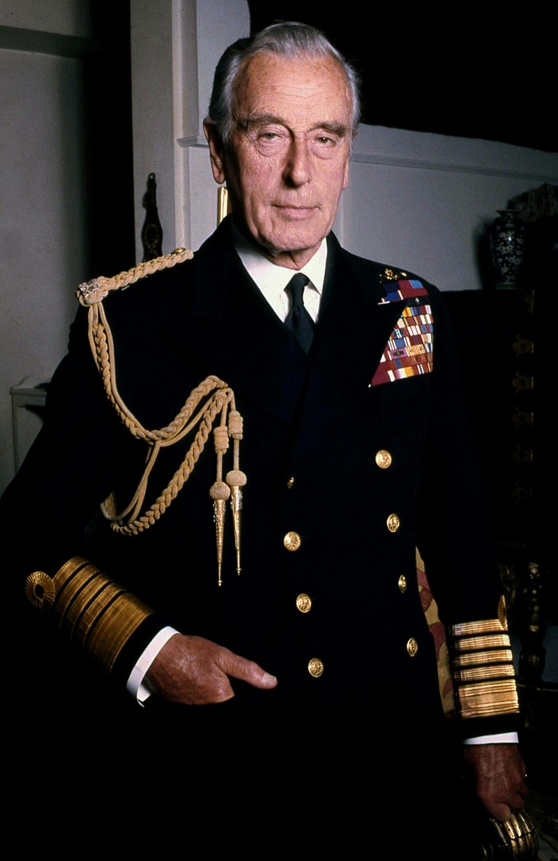 800px-Lord_Mountbatten_Naval_in_colour_Allan_Warren